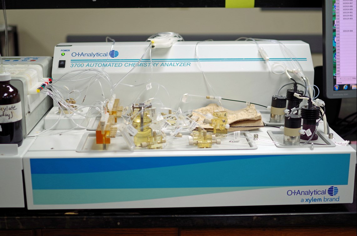 Automated Chemical Analyzer