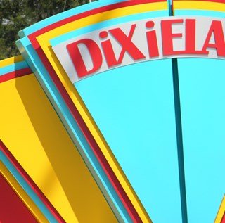 mid-century modern Dixieland neighborhood sign in Lakeland FL