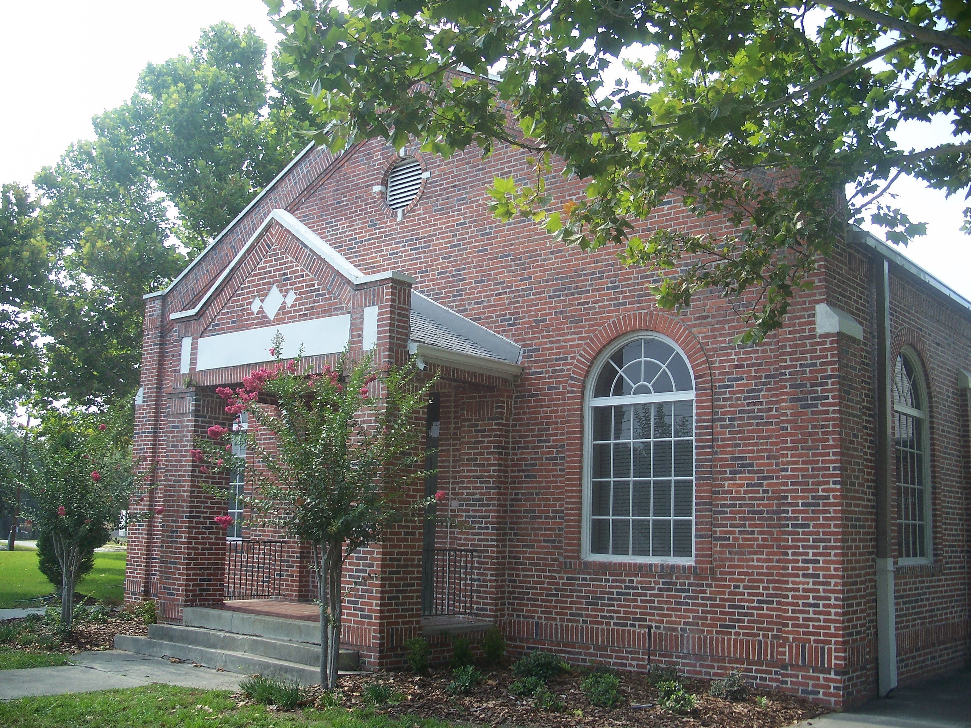 Cleveland Court Elementary is the second-oldest elementary school in the city, having been built during the real estate boom of the 1920s.