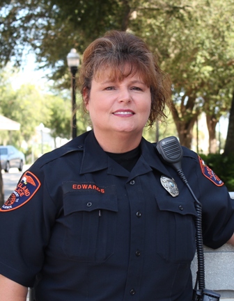 A picture of Officer Lori Edwards